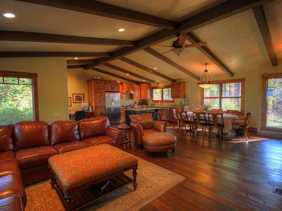 2nd image of 1205 Lion Mountain Dr