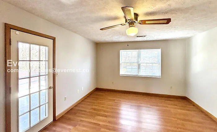 6933 Robinson Dr — Photo 12