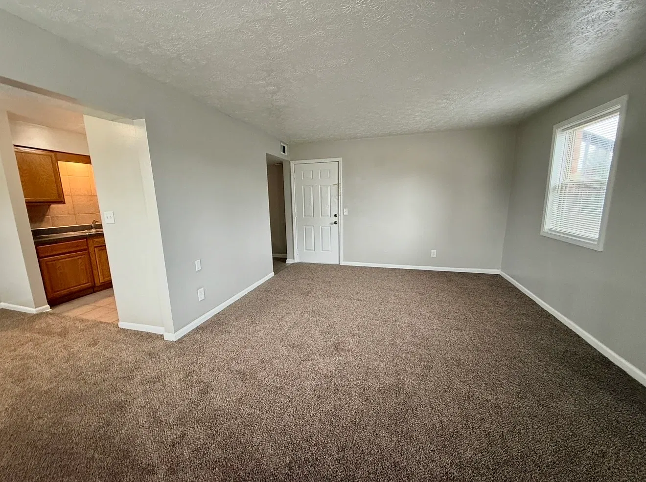 1 bed, 950 sqft, $795 — Photo 1