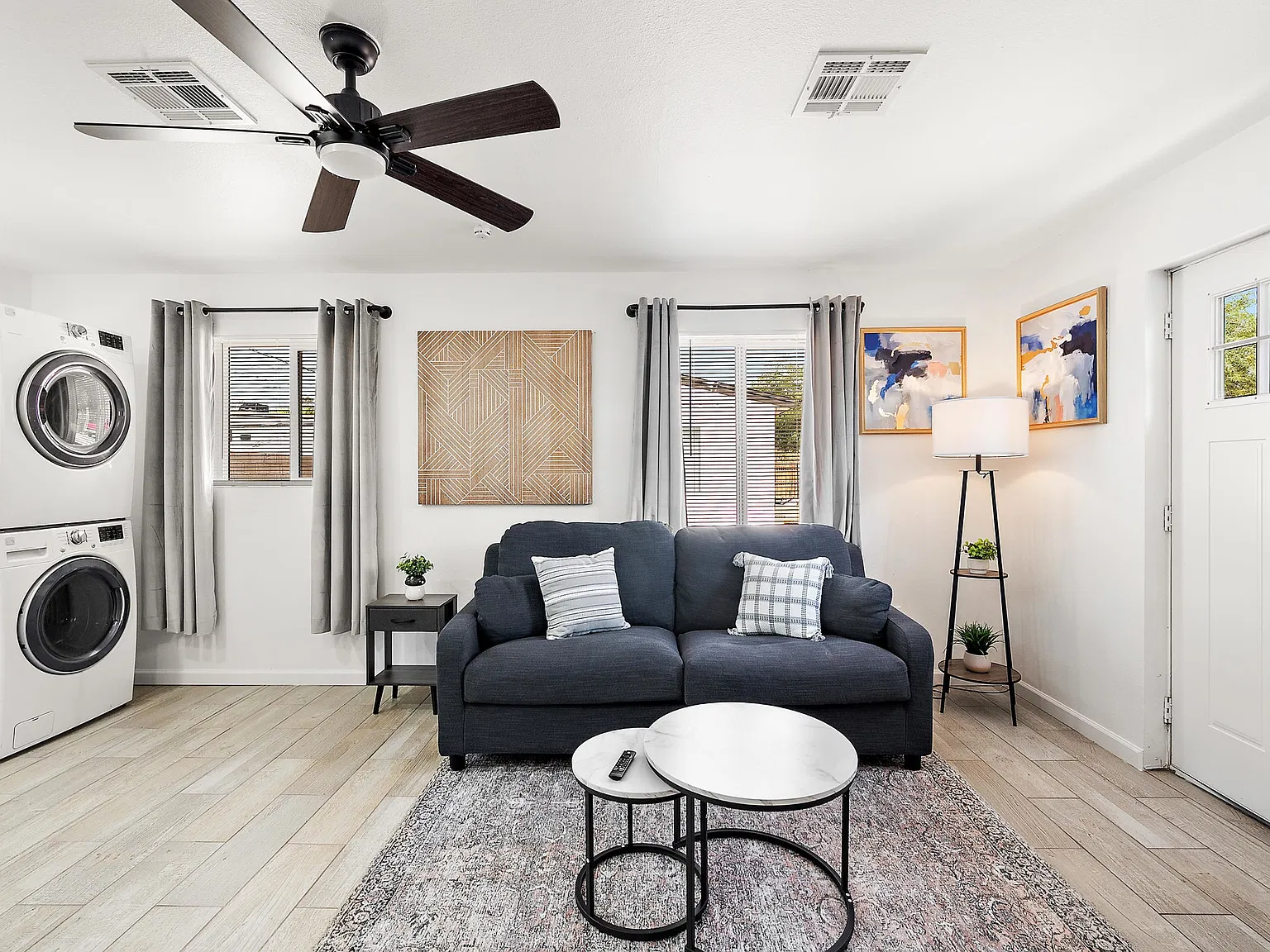 1 bed, 1040 sqft, $1,350 — Photo 2