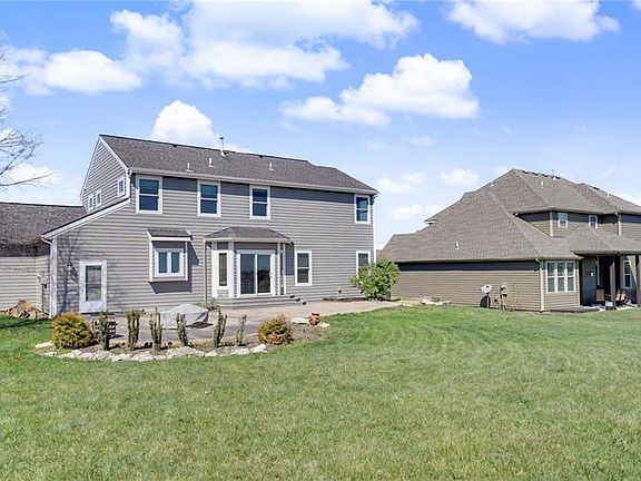 4th image of 2218 Country Dr