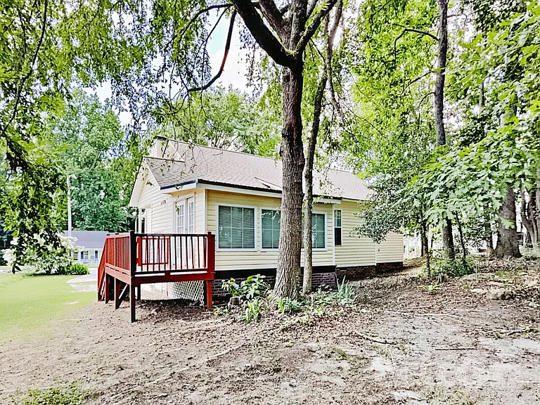 1322 Sasswood Ln — Photo 15