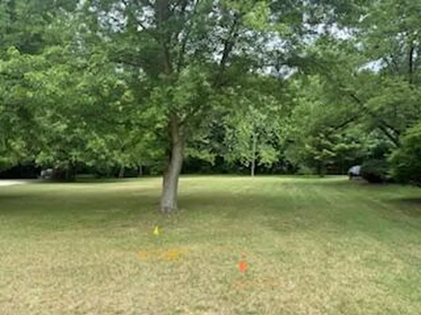5043 W Donna Dr, Stevensville, MI 49127