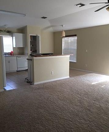 3rd image of 555 Windermere Dr