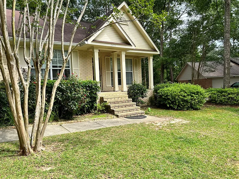 2415 Stonewood Dr — Photo 8