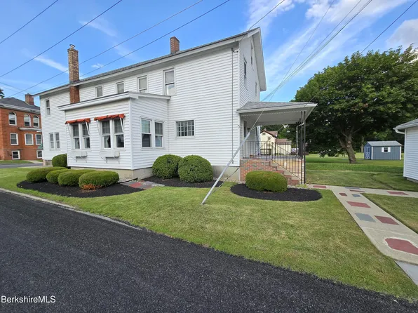 5 Dean St, Cheshire, MA 01225