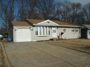 695 Mark Twain Dr, Florissant, MO 63031