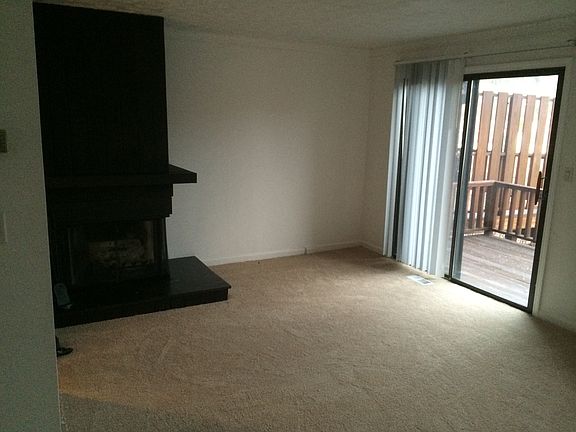 4th image of 649 Woodcrest Dr