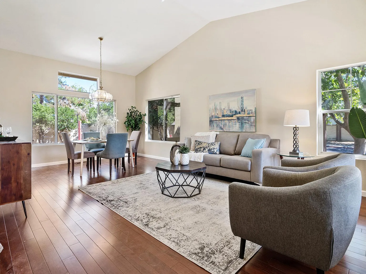 4 bed, 2512 sqft, $3,750 — Photo 3