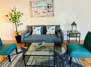 1707 Brockton Ave, Los Angeles, CA 90025