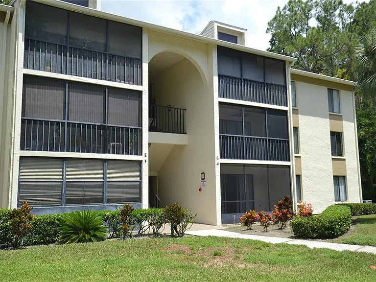 3232 Lake Pine Way E #H2 — Photo 1
