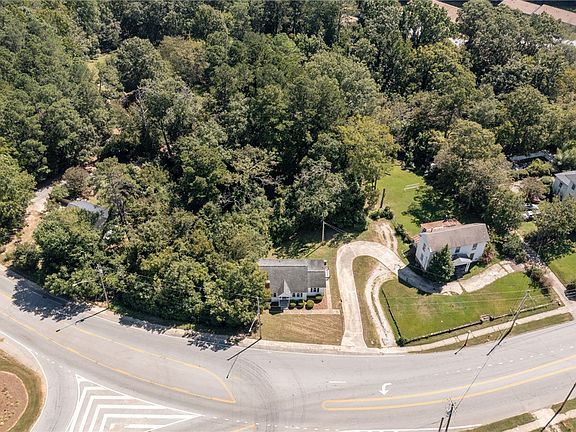 2nd image of 514 N Broad St