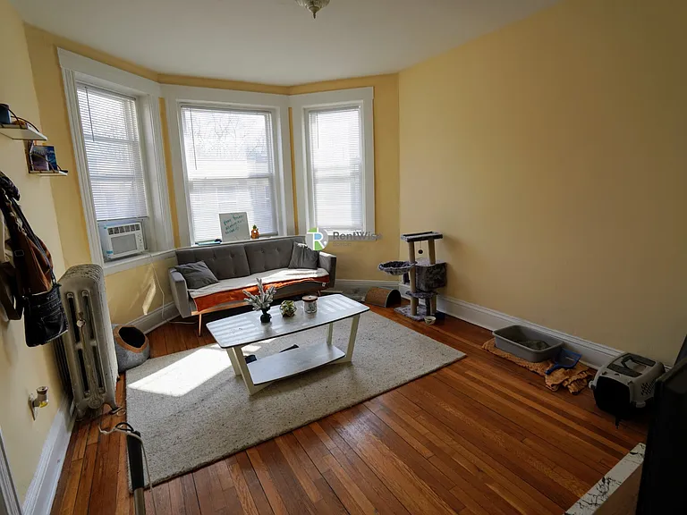 79 Gordon St #14 — Photo 1