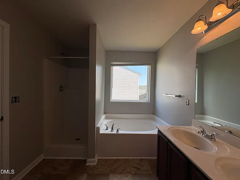 1444 Tamarino Dr — Photo 15