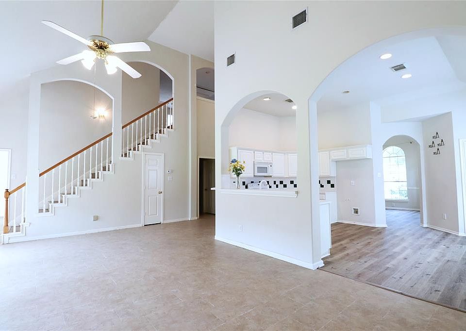 1st image of 922 Norfolk Dr