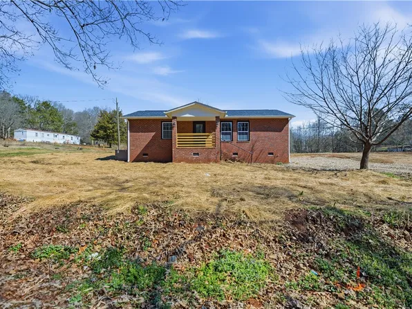 220 Owens Cir, Anderson, SC 29625