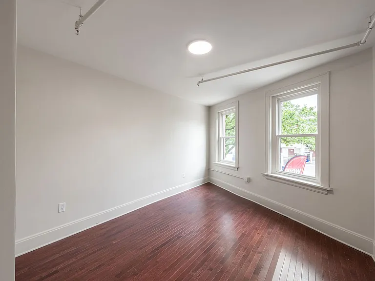 3604 Montgomery Rd — Photo 10