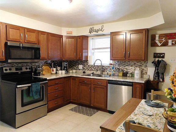 5th image of 3700 Park Crest Dr