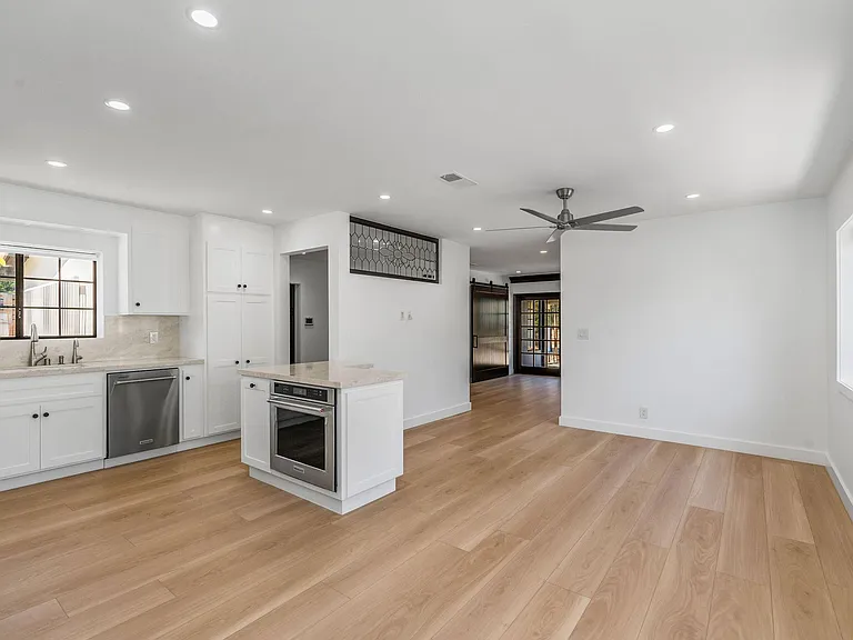 1314 Glenavon Ave — Photo 13