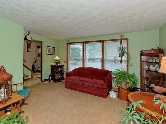 5th image of 21 Endora Dr