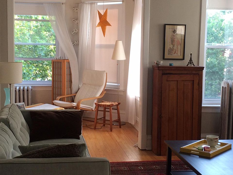 2nd image of 1951 W Waveland Ave #3