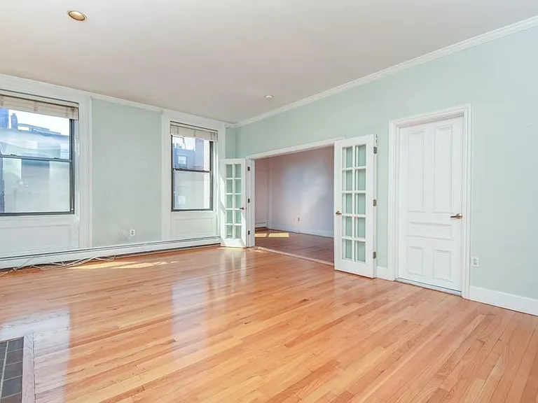 275 Beacon St #3B — Photo 3