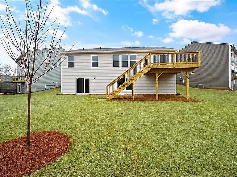 335 Port Way — Photo 3
