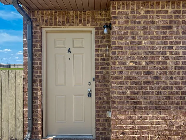 1604 Railton Ct — Photo 2