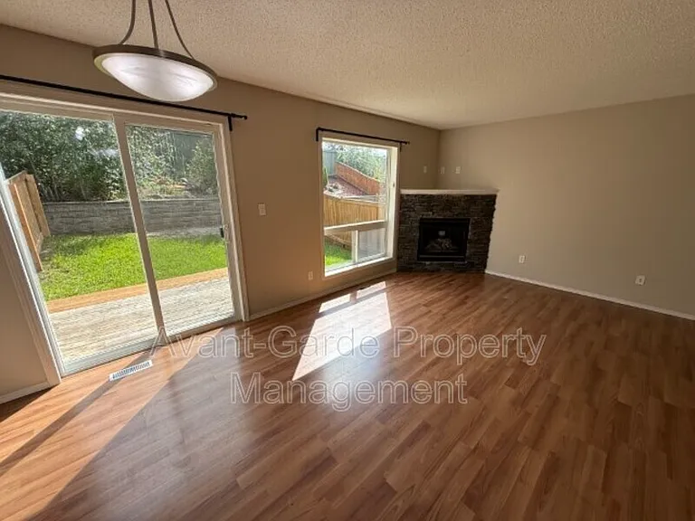 57 Vaughn Ave — Photo 2