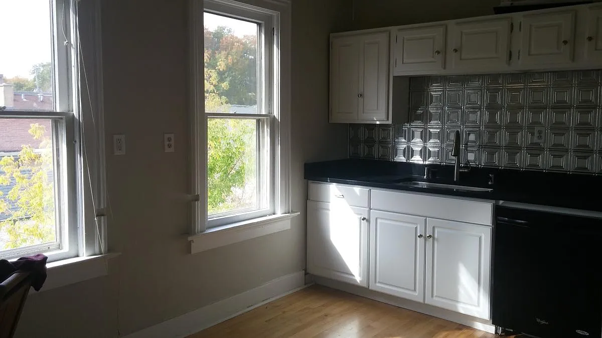 2 bed, 1275 sqft, $1,725 — Photo 3