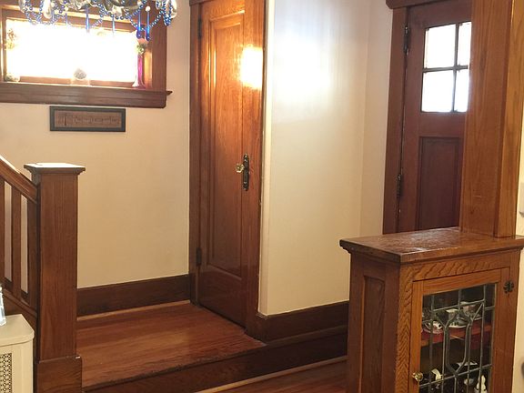 Wood Detail Entry Foyer