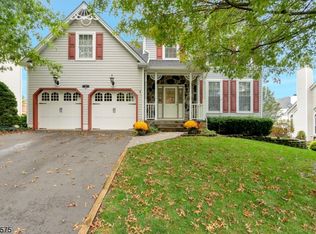 32 Kyle Dr, Phillipsburg, NJ 08865