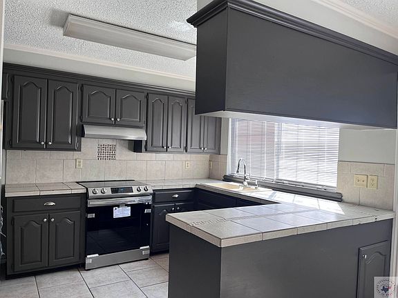 5th image of 6207B Gould Pl