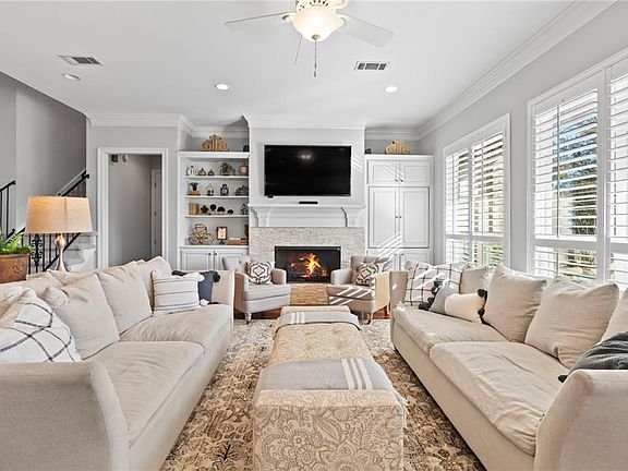 5th image of 831 River Oaks Dr