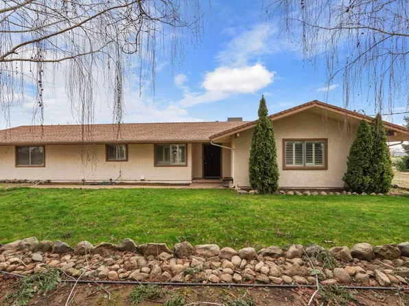 17567 E Collier Rd, Acampo, CA 95220