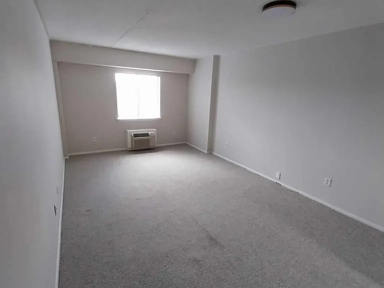 27705 Valley Run Dr #705 — Photo 9