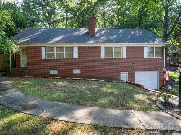 41 Elm St, Badin, NC 28009