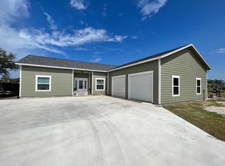 420 McLester Rd, Rockport, TX 78382