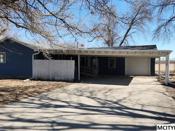 428 N 2nd St, Sheffield, IA 50475