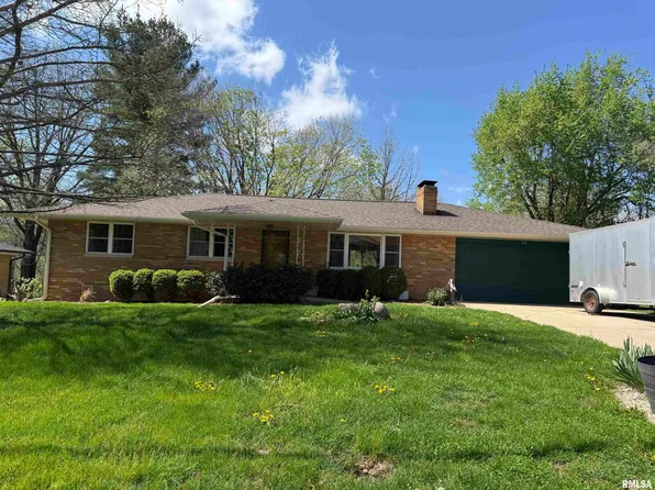 310 Hillcrest Dr, Washington, IL 61571