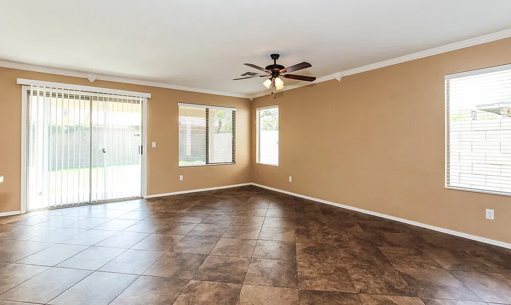 4 bed, 2.0 bath, 2214 sqft, $2,275 — Photo 2