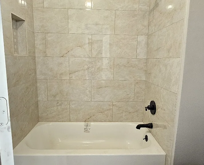 421 Long Cove Ct — Photo 8