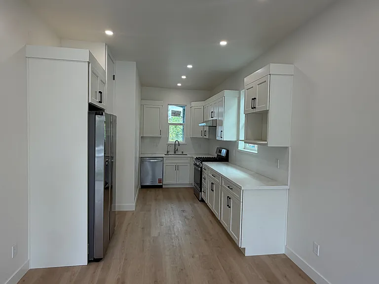 1826 Parker St — Photo 4