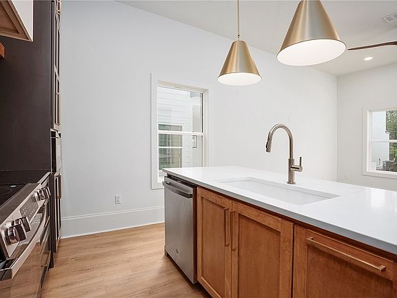 4th image of 641 Mary Brooks Dr #401
