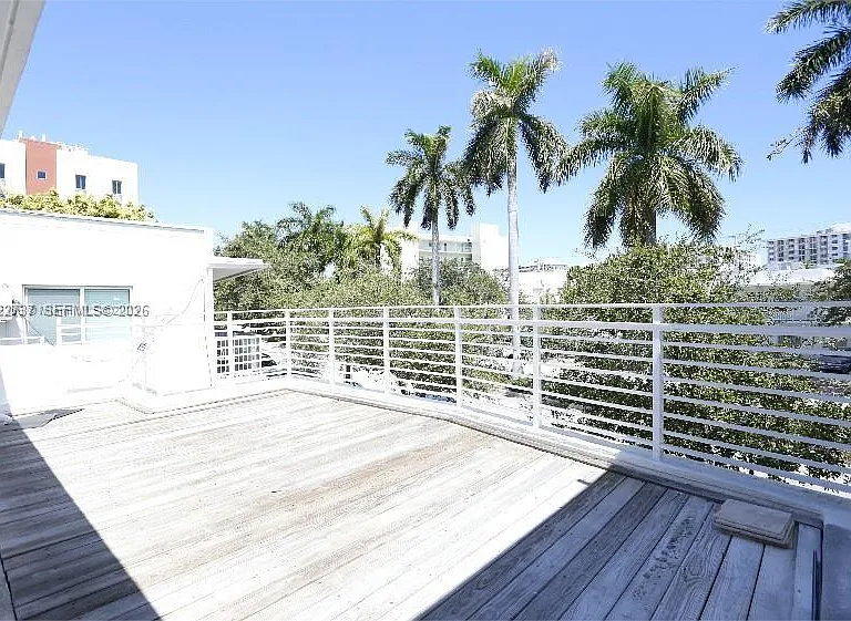 324 Washington Ave #D — Photo 8