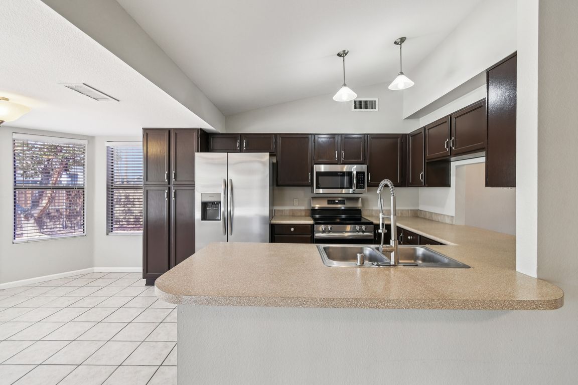 N 88th Ave-S0307-012.jpg