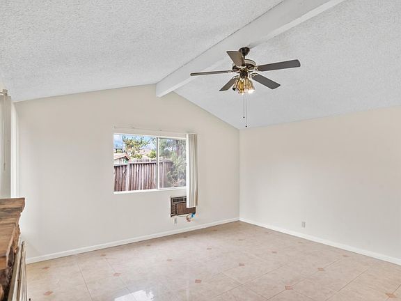 4th image of 536 Foundry Ct