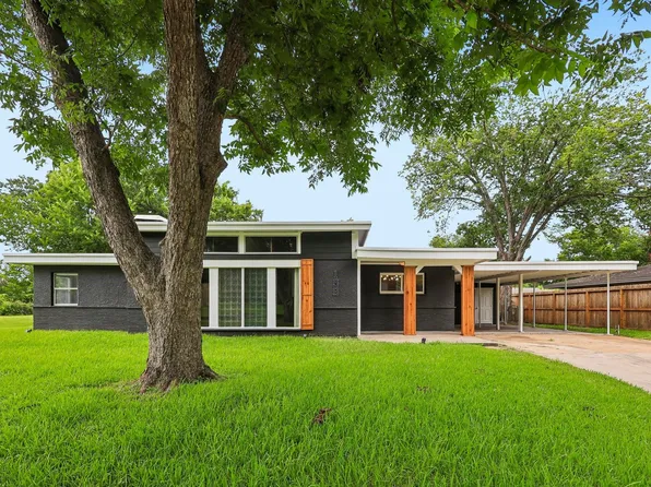159 Oak Dr, Lake Jackson, TX 77566