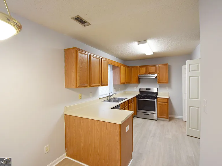 147 S Fairfield Dr — Photo 13