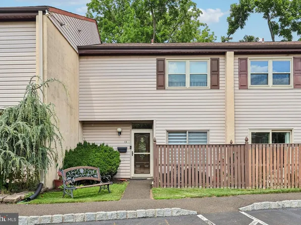 550 N York Rd #13-B, Hatboro, PA 19040